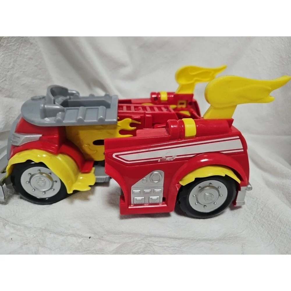 Paw Patrol Mighty Pups Deluxe Vehicle‎ Marshall Fire Truck